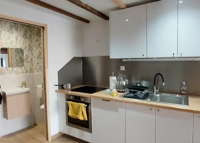 Le De L'école De La Pierre * Saint-Martin-des-Noyers